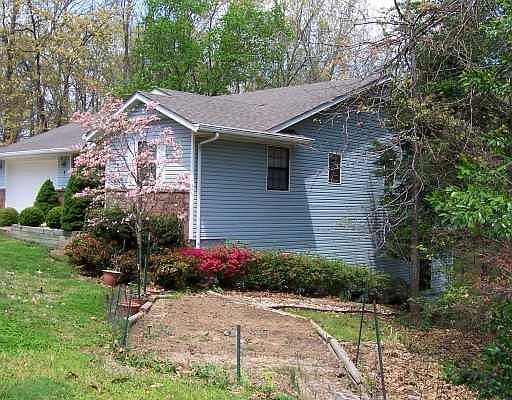 4th image of 9 Amesbury Dr