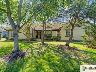 1 Rothwell Dr, Monroe Township, NJ, 08831