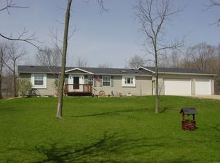 E8266 Weyauwega Rd, New London, WI 54961