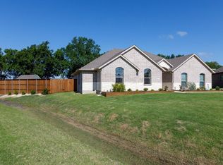 2093 Creekview Ln, Nevada, TX 75173