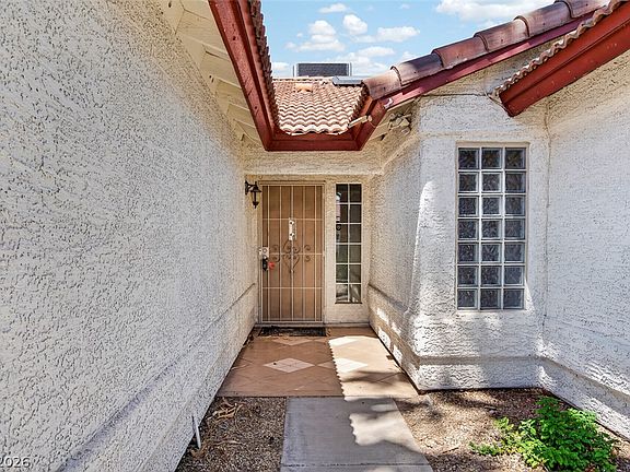 3rd image of 2609 Shakespeare Rd