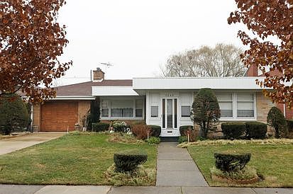 1st image of 7245 N Lowell Ave