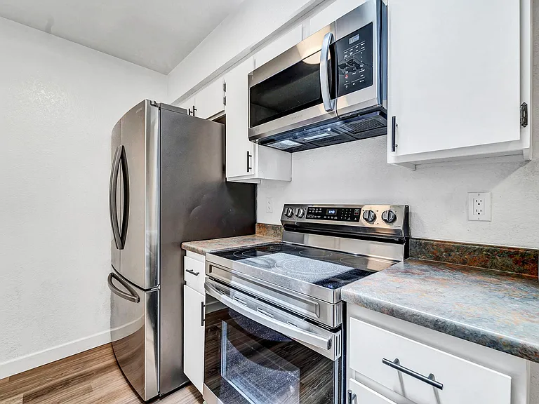317 W Hononegh Dr #7 — Photo 10