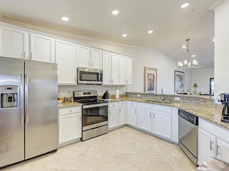 5558 Palmer Cir #206 — Photo 6