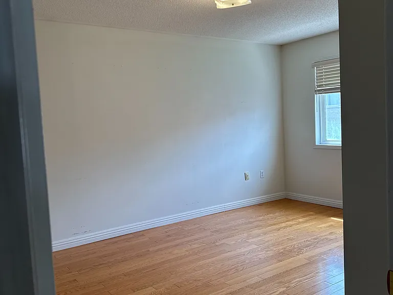 58 Brentcliff Dr #UPPER — Photo 33