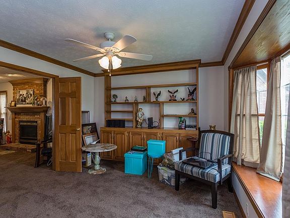 5th image of 4832 Blackstone Dr
