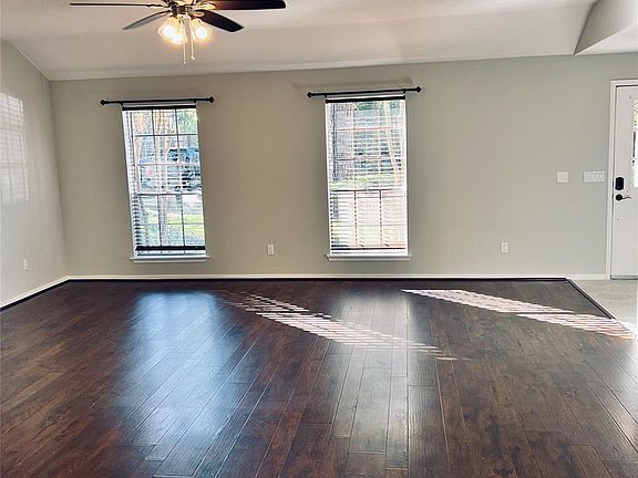 5th image of 75 E Village Knoll Cir