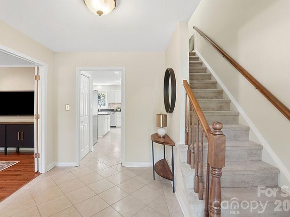 4th image of 723 Walnut Point Dr