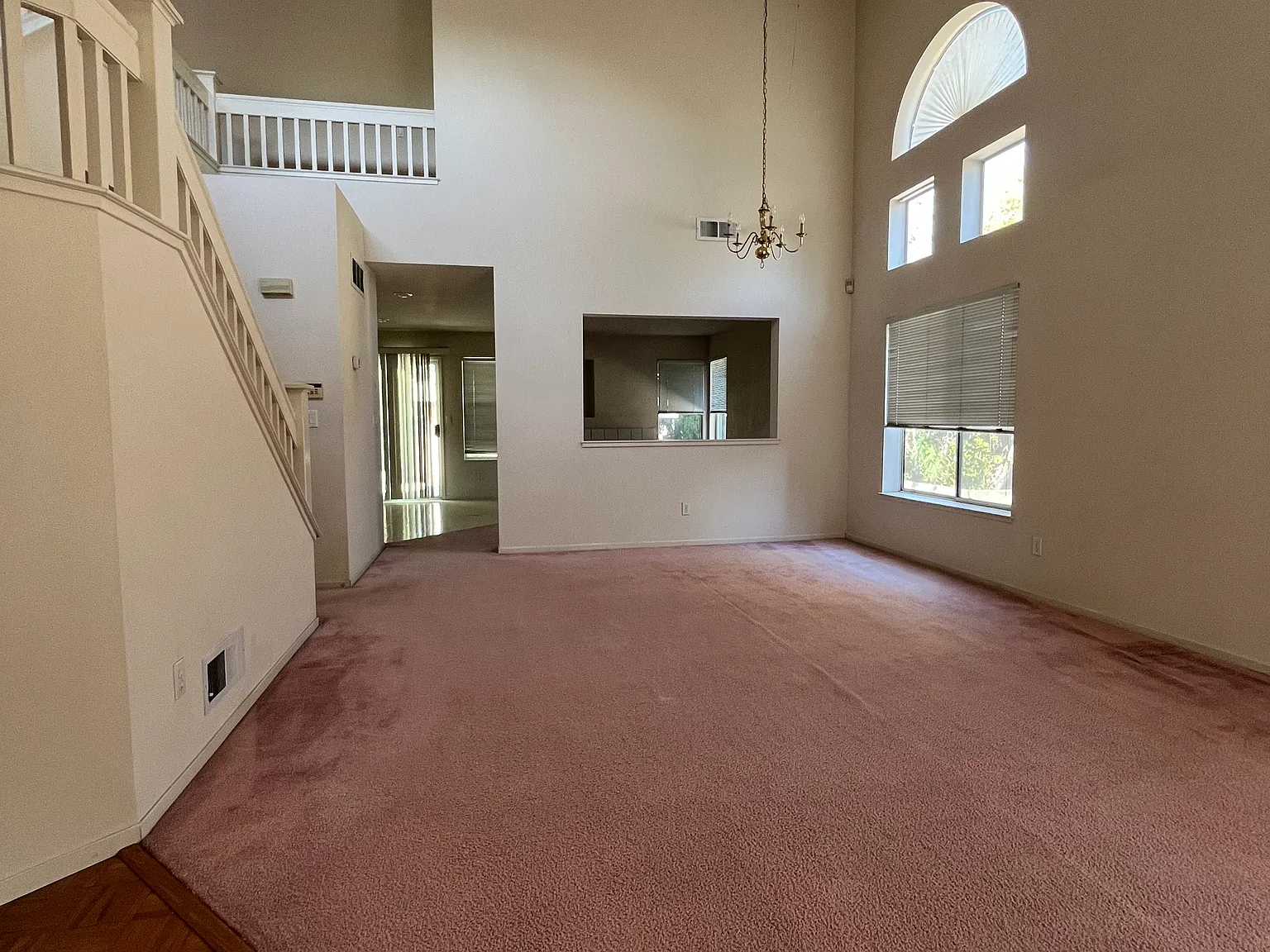 3 bed, 2.5 bath, 1572 sqft, $4,100 — Photo 3