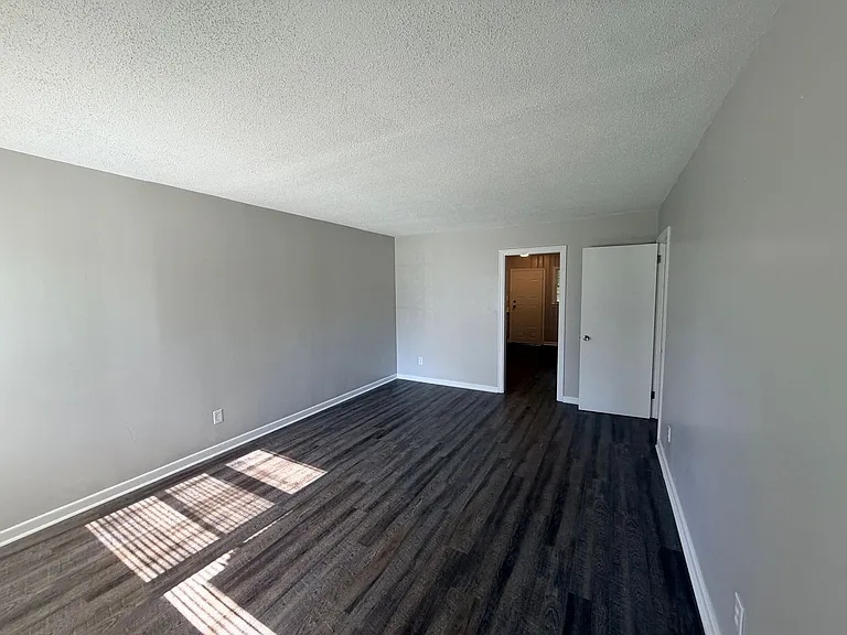 1510 Miramar St — Photo 3