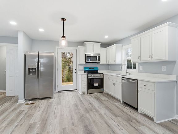 5th image of 214 W Adams Ave