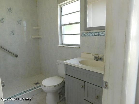 5th image of 3860 Valley Ln