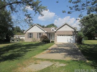 1977 Captains Dr, Worden, IL 62097