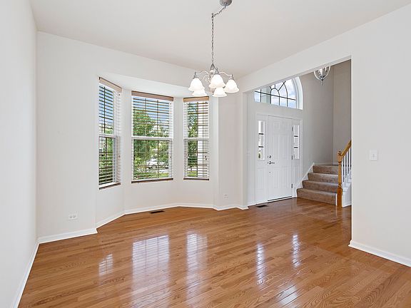 3rd image of 3588 Lexington Ln