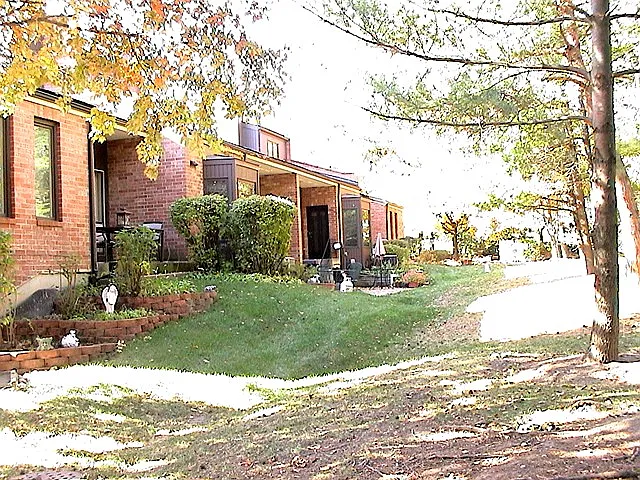 3 bed, 2.5 bath, 1900 sqft, $3,400 — Photo 2