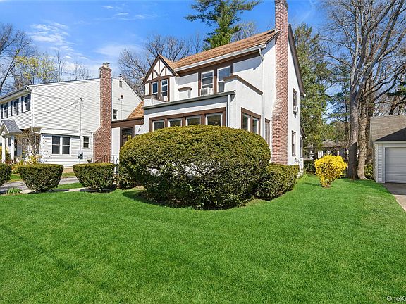 3rd image of 5 Burbury Ln