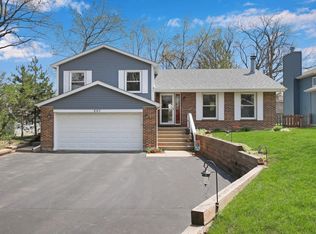 201 S Beck Rd, Lindenhurst, IL 60046