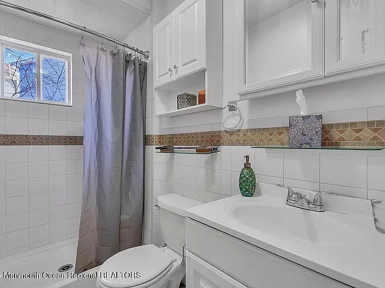 1725 3rd Ave — Photo 29