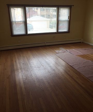 2nd image of 6023 N Elston Ave