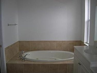 4th image of 2174 SW Newport Isles Blvd