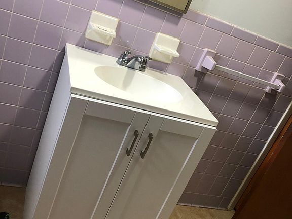 4th image of 437 Crawford Ave APT 2