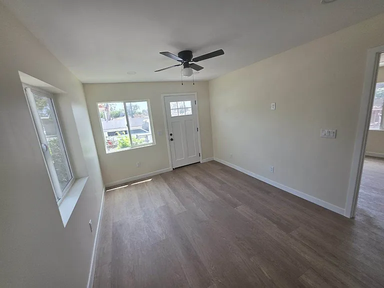 4347 E 1st St #1 — Photo 11