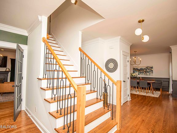 3rd image of 721 Summit Lake Ct