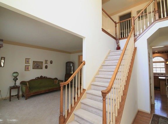 4th image of 425 Trails End Ct