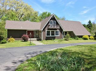 2 Chariton Dr, East Stroudsburg, PA 18301