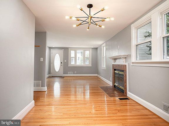 4th image of 4216 Thorncliff Rd