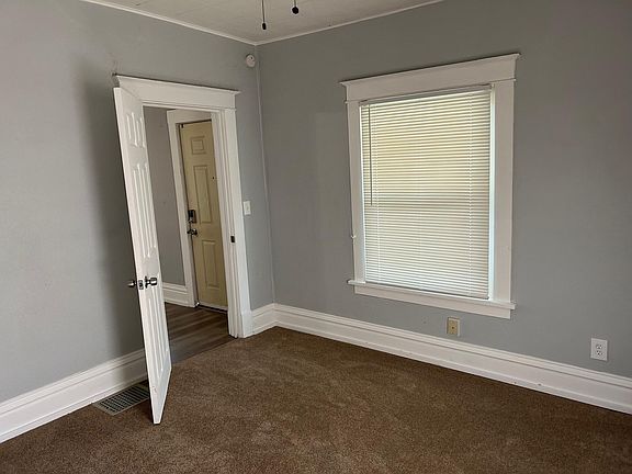 5th image of 530 W Prouty St
