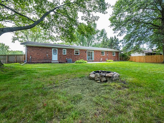 5th image of 2351 Fountain Ln