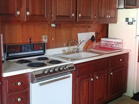 2nd image of 102 Brown Ave