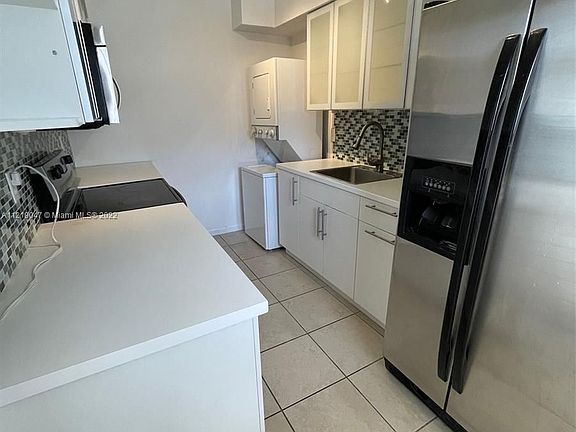 3rd image of 114 Mendoza Ave #45