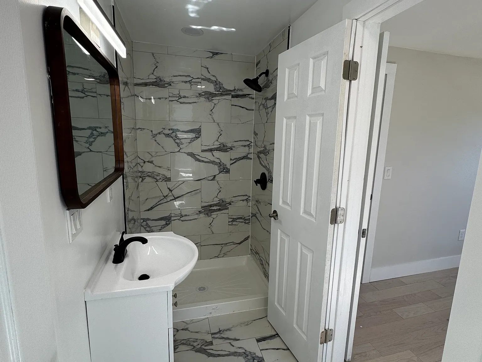 4 bed, 1.0 bath, 3102 sqft, $2,400 — Photo 4