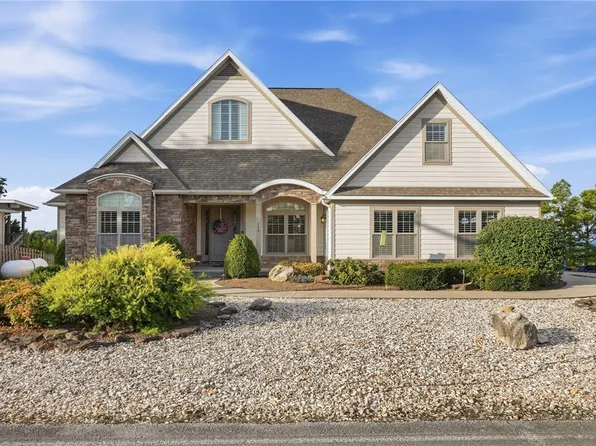 153 Holiday Island Dr, Holiday Island, AR 72631