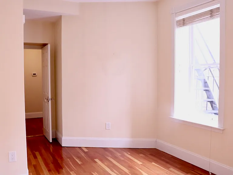 14 Temple St #3 — Photo 10