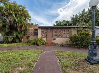 4070 NW 6th St, Miami, FL 33126