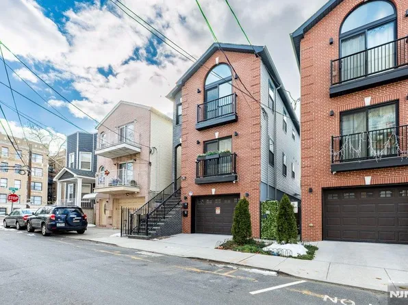 85 Oxford Ave #1, Jersey City, NJ 07304
