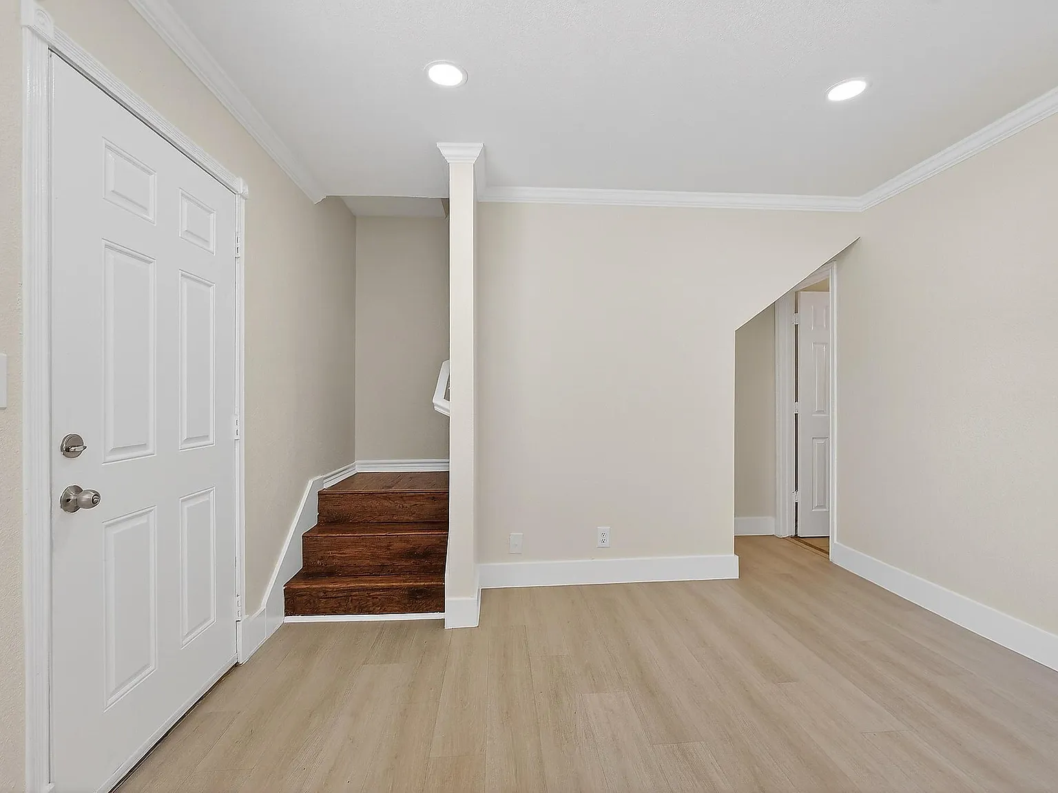 2 bed, 1.5 bath, 1068 sqft, $1,600 — Photo 2