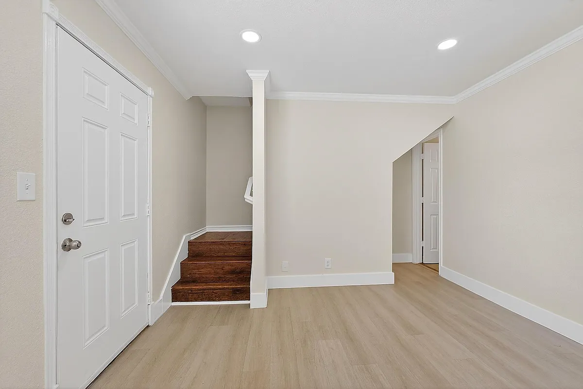 Building Photo - 1221 Cedar Post Ln #4D