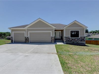 18699 E Bundschu Rd, Independence, MO, 64056