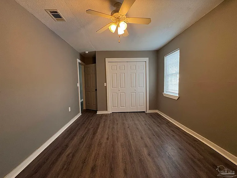 1212 N East St — Photo 24