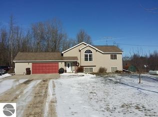 11602 W Deer Trl, Riverdale, MI 48877