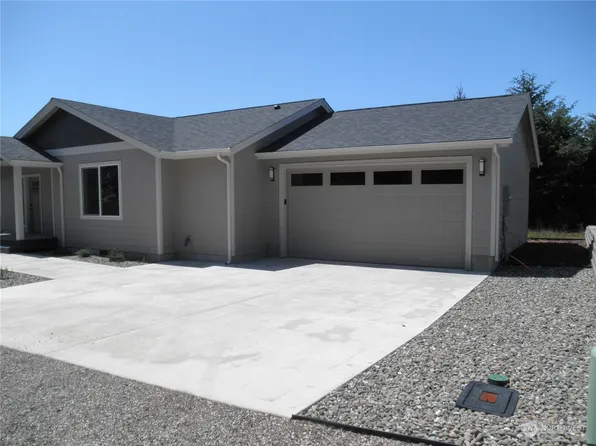 31209 J Place, Ocean Park, WA 98640