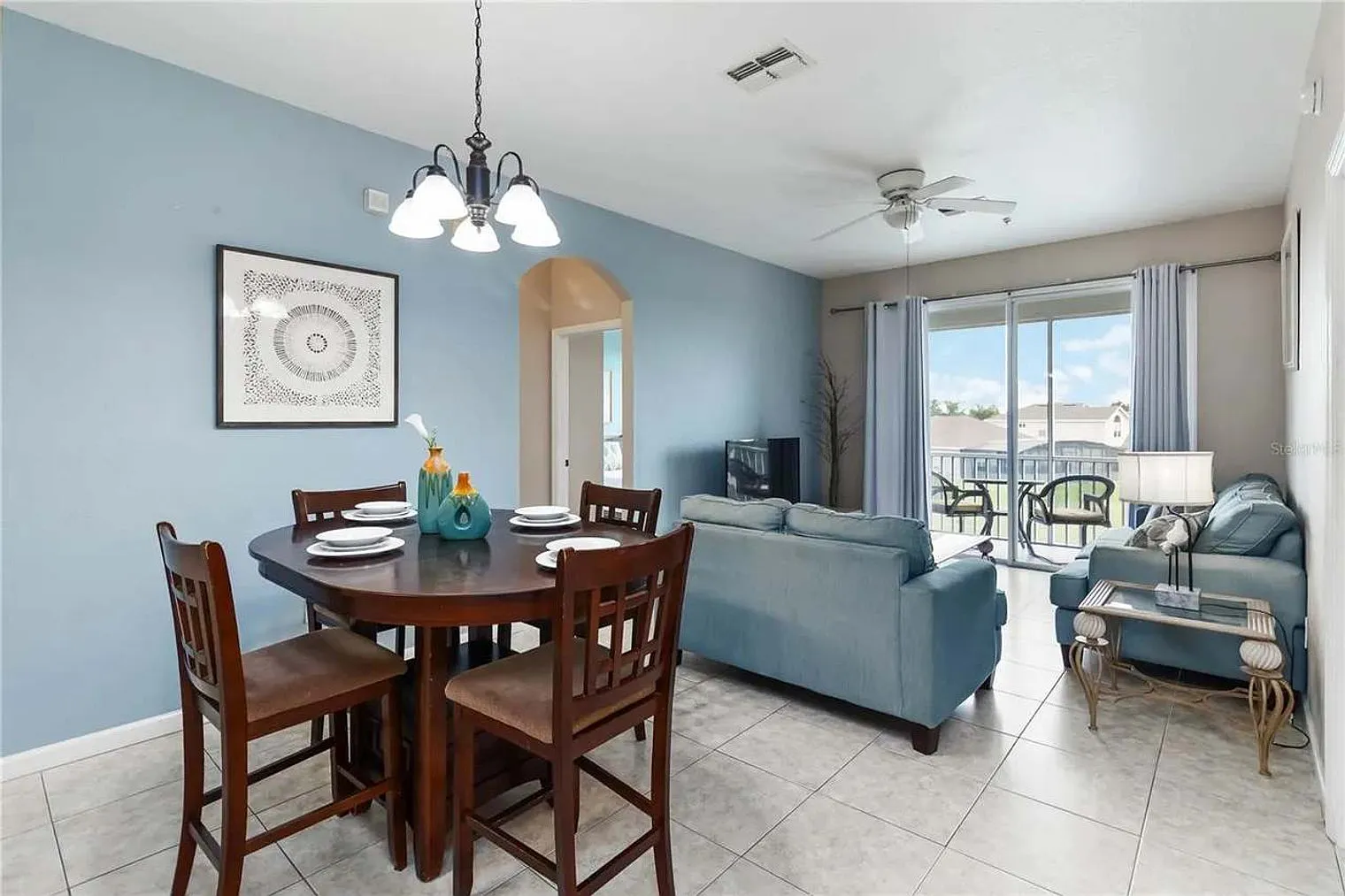 3 bed, 2.0 bath, 1334 sqft, $3,670 — Photo 3