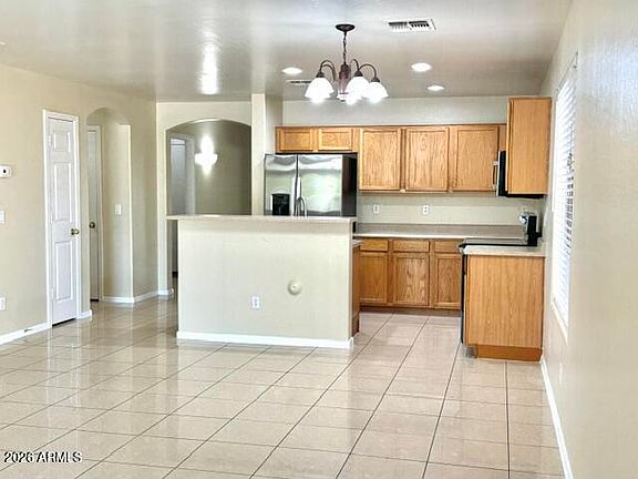4th image of 632 S 152nd Ln