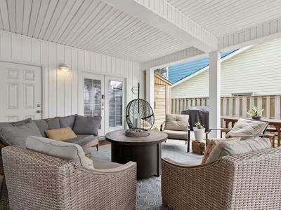 704 Ocean Blvd, Carolina Beach, NC, 28428