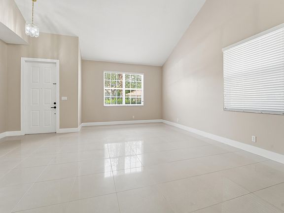 4th image of 1780 Pierside Circle