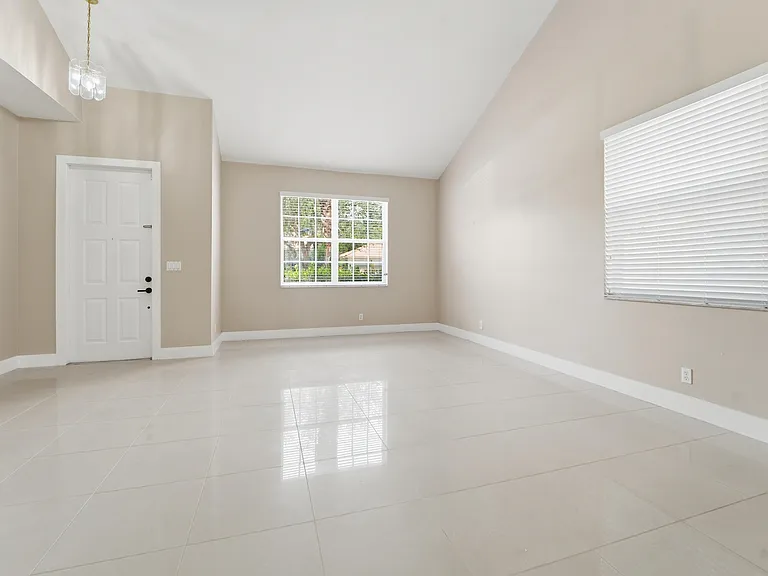 1780 Pierside Cir — Photo 5